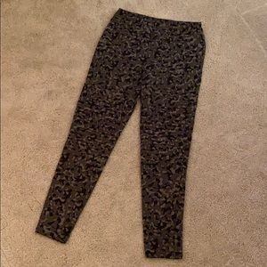 ☝🏽 Last Call: NWT Camo Leggings